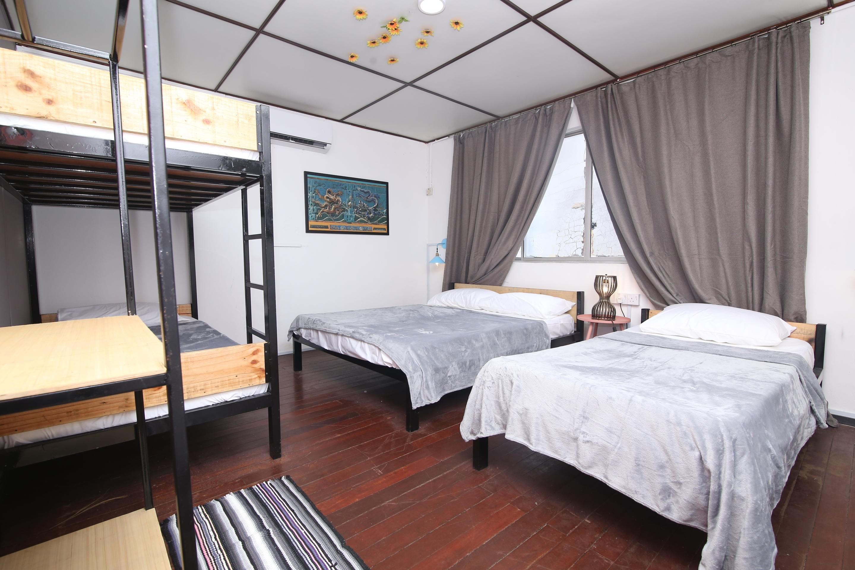 Spot On 90141 Threehouse Bed & Breakfast Кучінг Екстер'єр фото