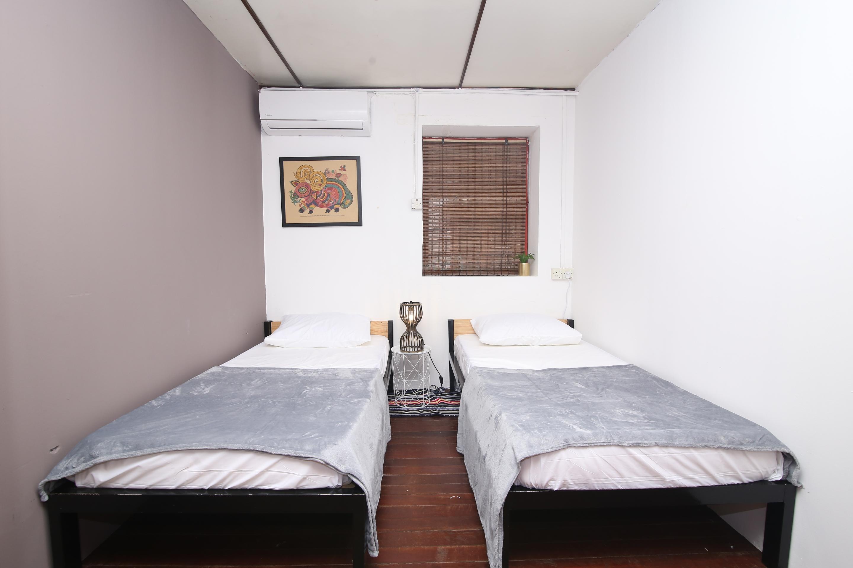 Spot On 90141 Threehouse Bed & Breakfast Кучінг Екстер'єр фото