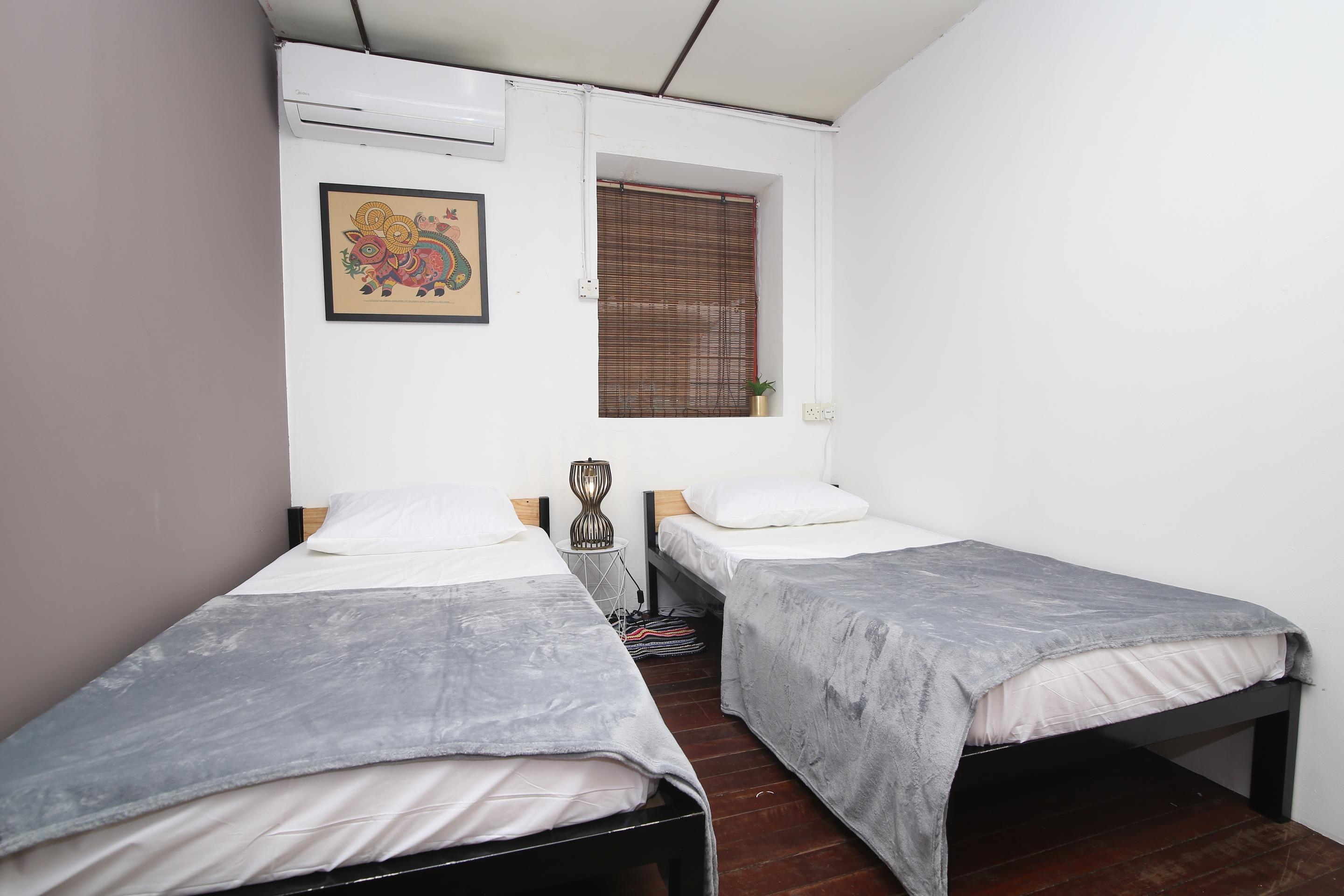 Spot On 90141 Threehouse Bed & Breakfast Кучінг Екстер'єр фото
