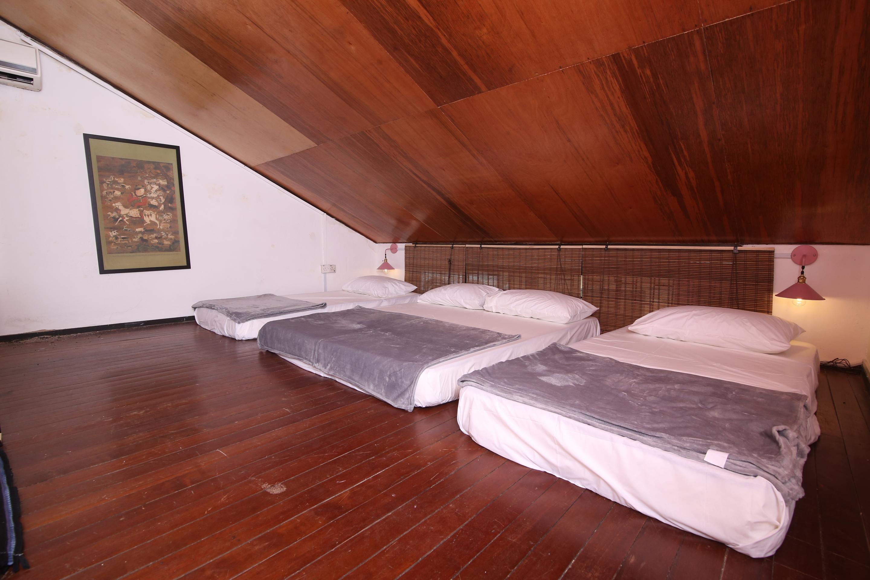 Spot On 90141 Threehouse Bed & Breakfast Кучінг Екстер'єр фото