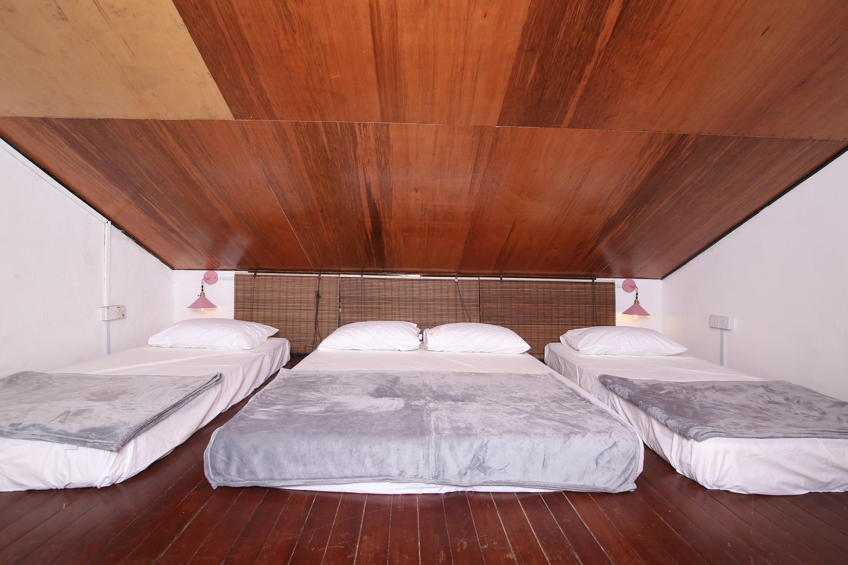 Spot On 90141 Threehouse Bed & Breakfast Кучінг Екстер'єр фото