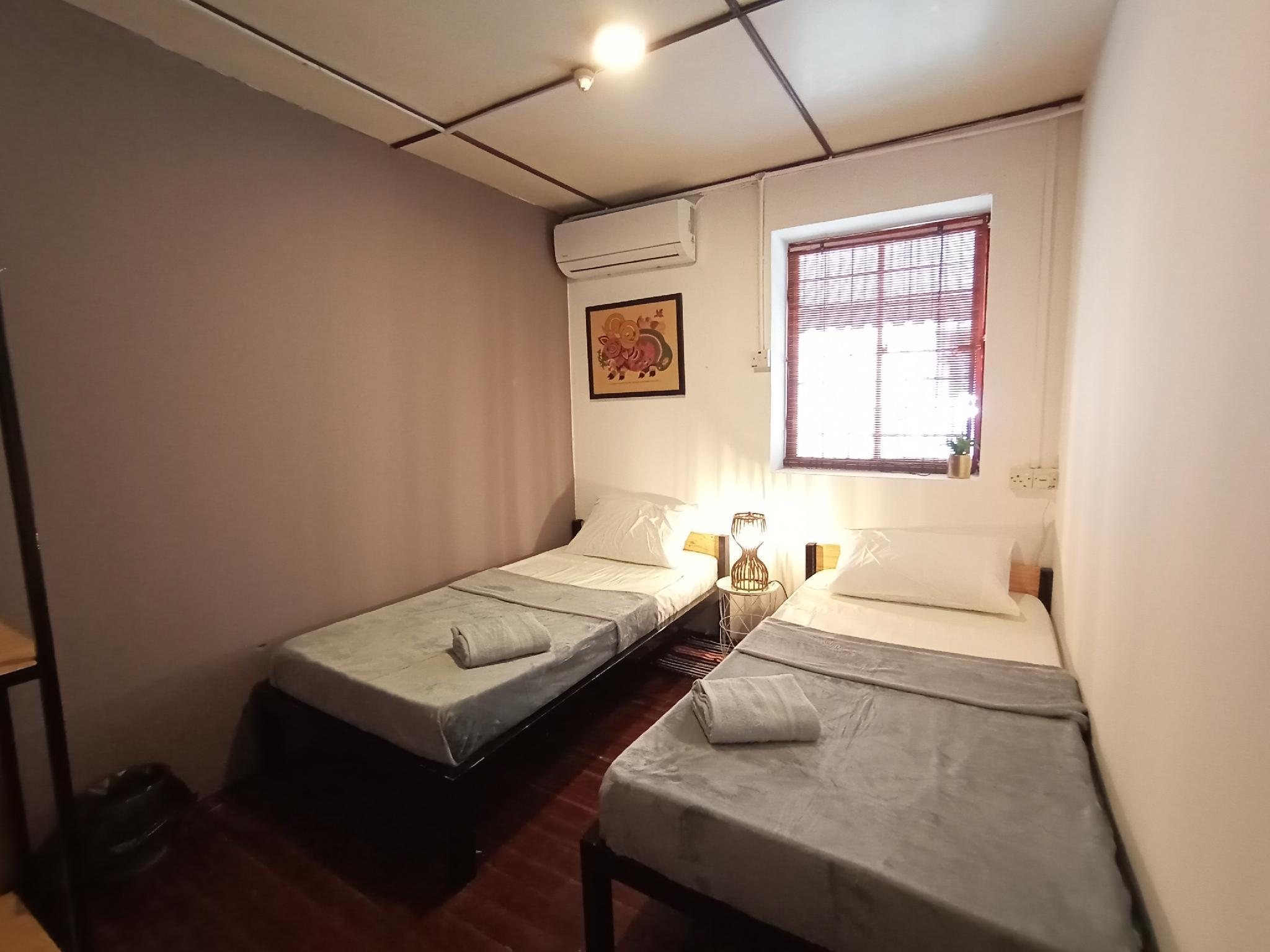 Spot On 90141 Threehouse Bed & Breakfast Кучінг Екстер'єр фото